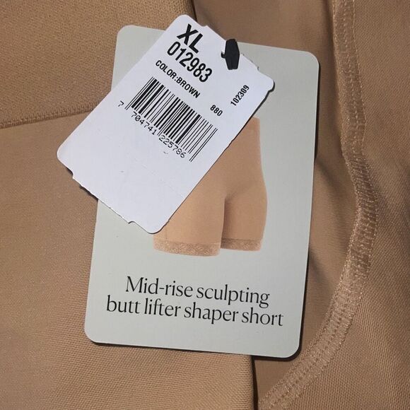 Leonisa NWT womens mid rise sculpting butt lifter shaper short XL - Picture 8 of 8